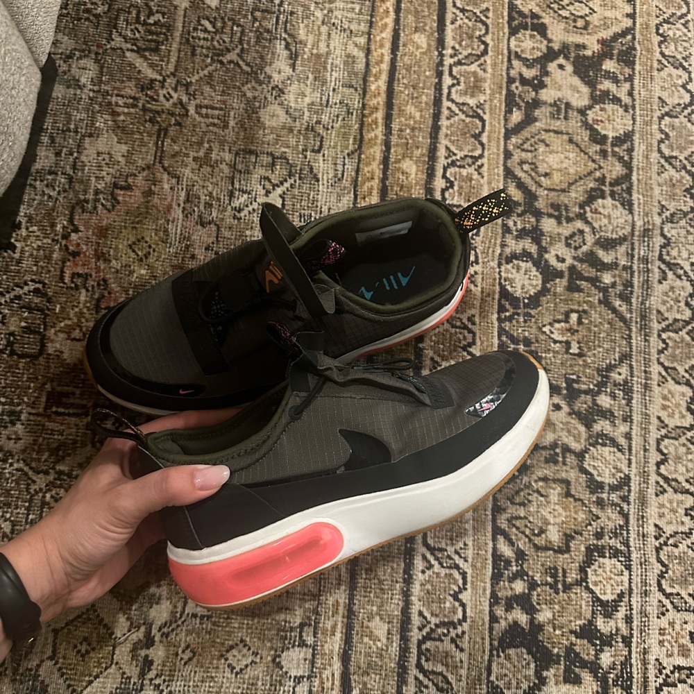 Nike Air Max Women’s Sneakers